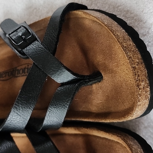 Aerothotic Womens Black Strappy Sandals Size 8 Preowned - Picture 3 of 11